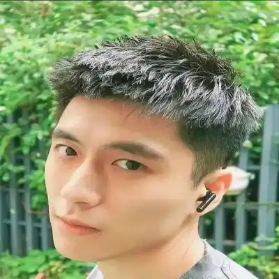 舒竹霏